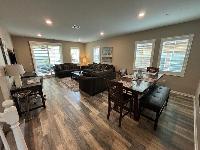 Building Photo - COMING SOON! 3 Bedroom Home for Rent in Fi...