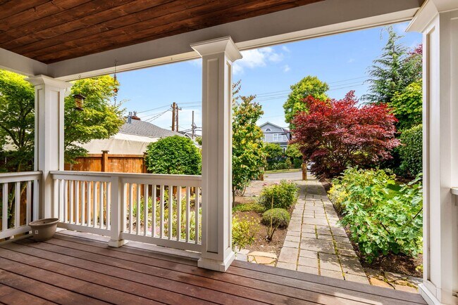 Building Photo - Updated 4 Bedroom North Capitol Hill Craftsman