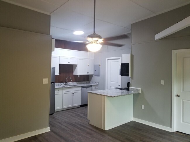 Photo - 575 Vaughn Rd House