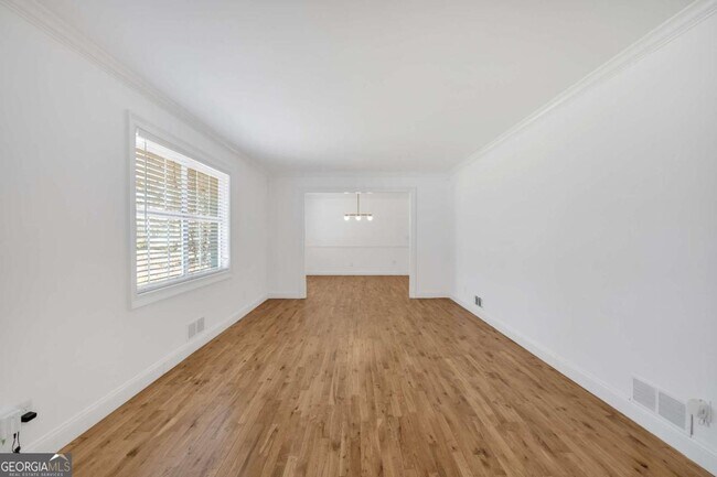 Foto del edificio - 3819 Dora Dr SE