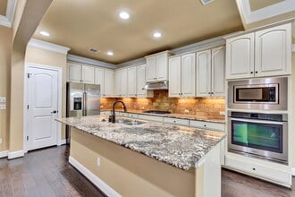 Building Photo - 12024 Versante Cir
