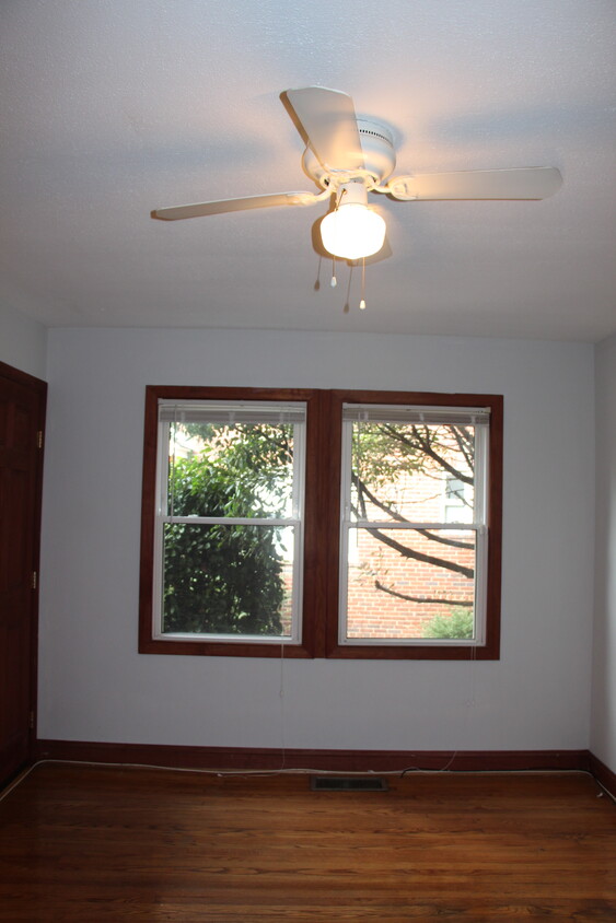 Primary Photo - 3710 7th St N