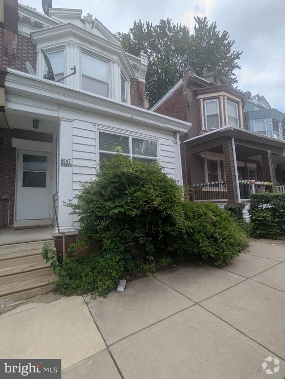 Building Photo - 5947 N 13th St