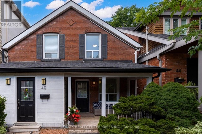 Building Photo - 42 Roslin Ave