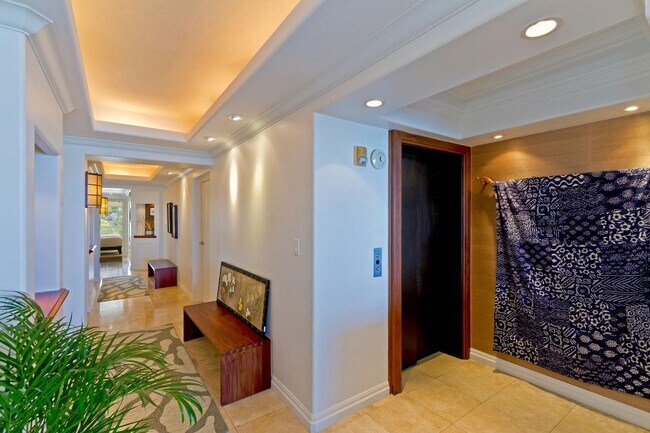 Building Photo - 3019 Kalakaua Avenue #5