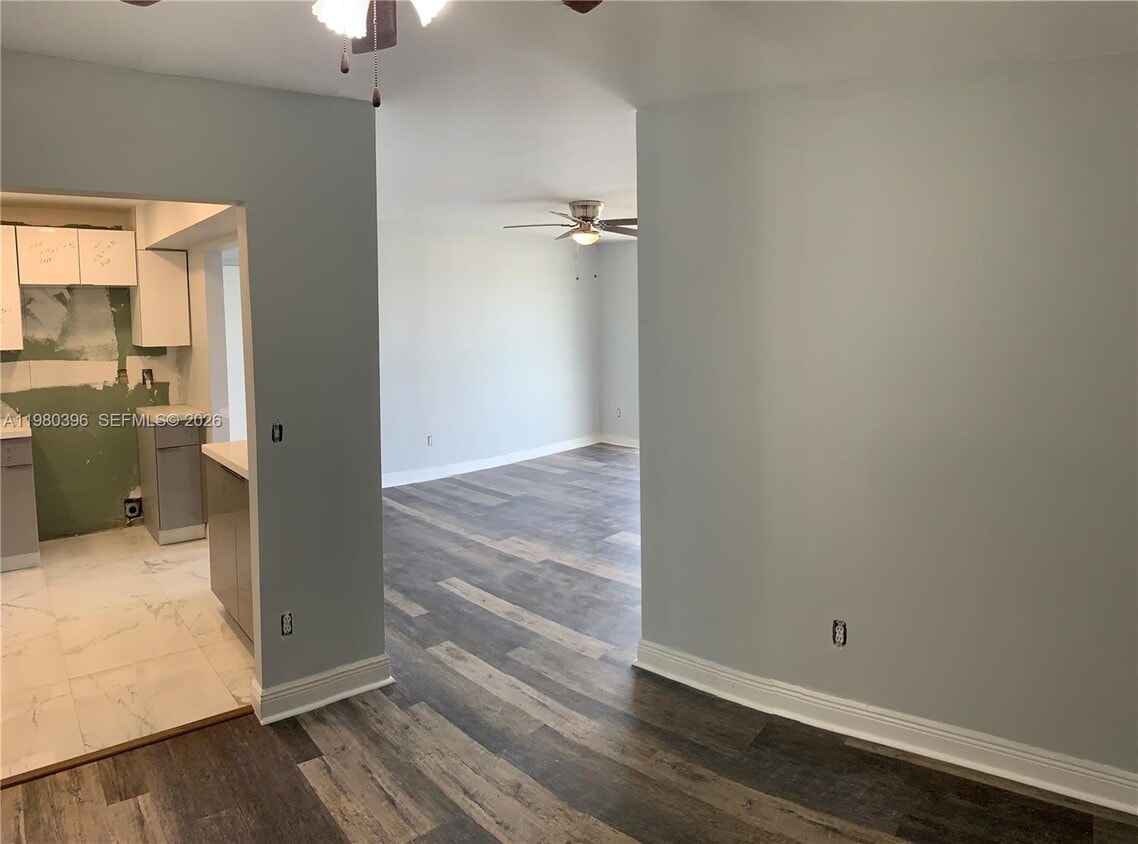 Foto del edificio - 8307 SW 142nd Ave