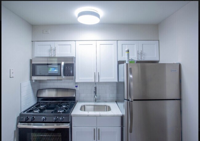 Foto del edificio - 831 Cedar Ave