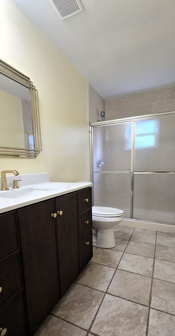 Building Photo - House For Rent Now! 2 Bed | 2 Bath – Prime...