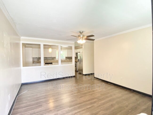 Photo - 37 Pennwood Dr House