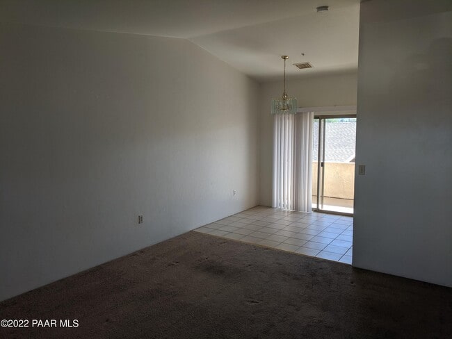 Building Photo - 4440 N Viewpoint Dr