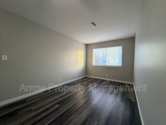 Building Photo - 1119 E Street