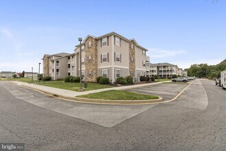 Building Photo - 1870 Congressional Village Dr