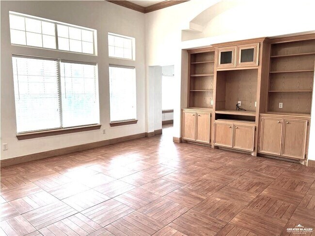 Foto del edificio - 516 E Redbud Ave