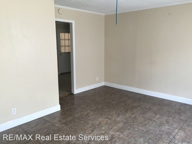 Building Photo - 3 br, 1 bath House - 2727 Amherst