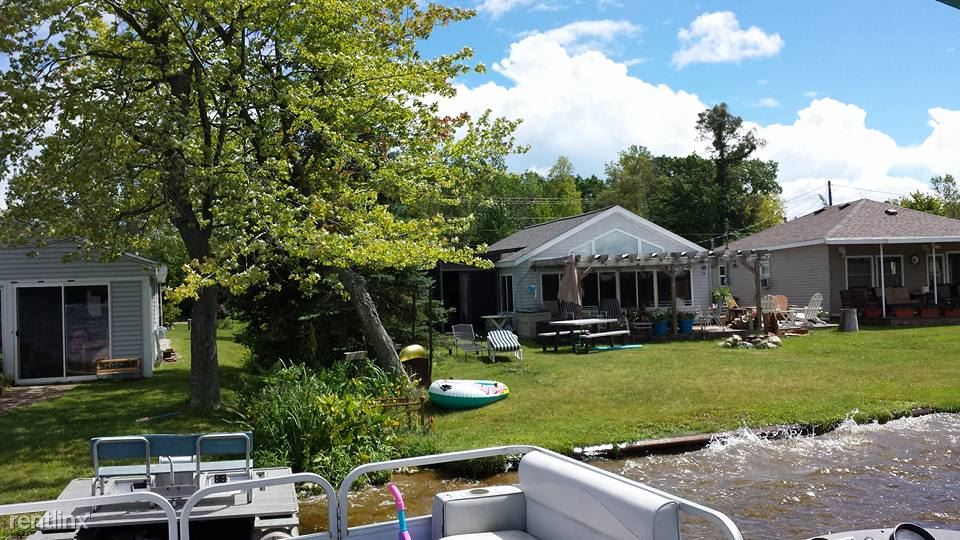 22300 Lake Dr, Pierson, MI 49339 House Rental in Pierson, MI
