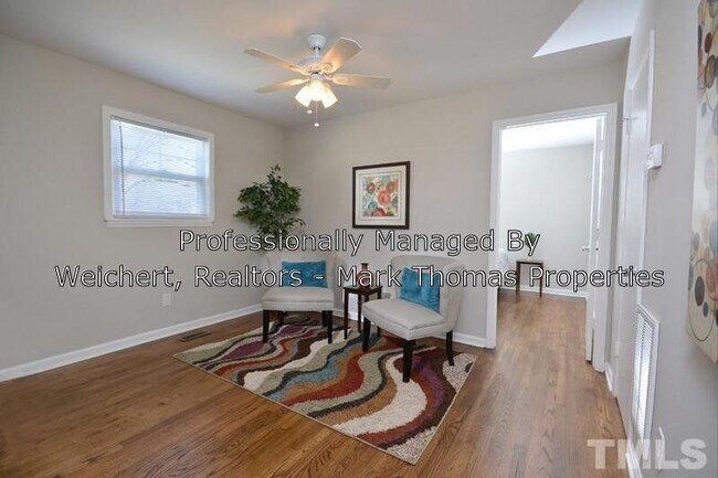 Foto del edificio - 704 Holloway St
