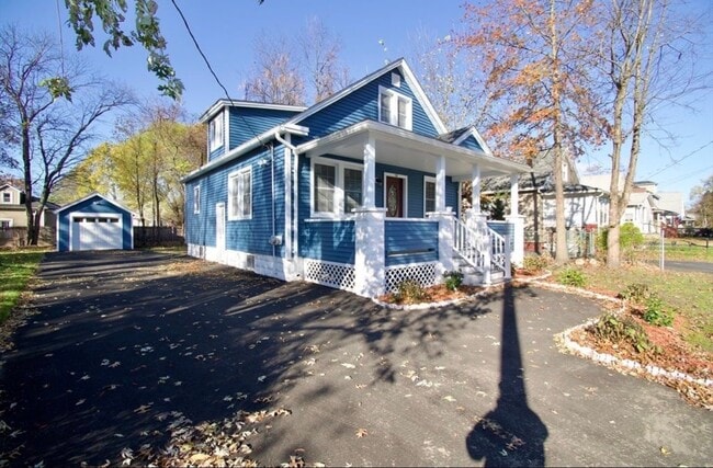 Foto del edificio - 158 Gilbert Ave