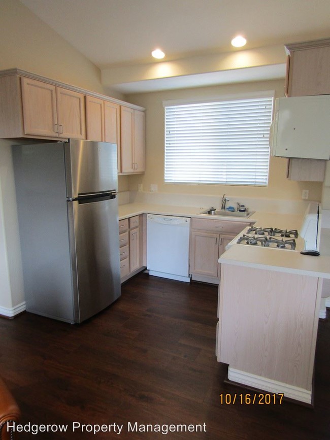 Building Photo - Studio, 1 bath House - 6913A Yount Street