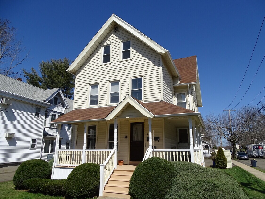 203 Montowese St Unit 2, Branford, CT 06405 Room for Rent in Branford