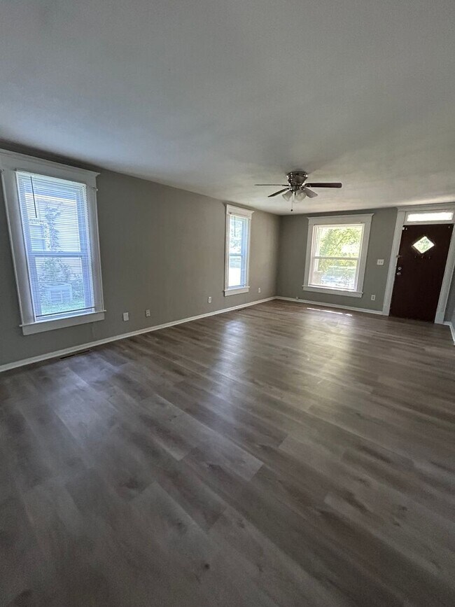 Foto del edificio - Very Nice 3BR / 1 1/2BA House on Large Cor...
