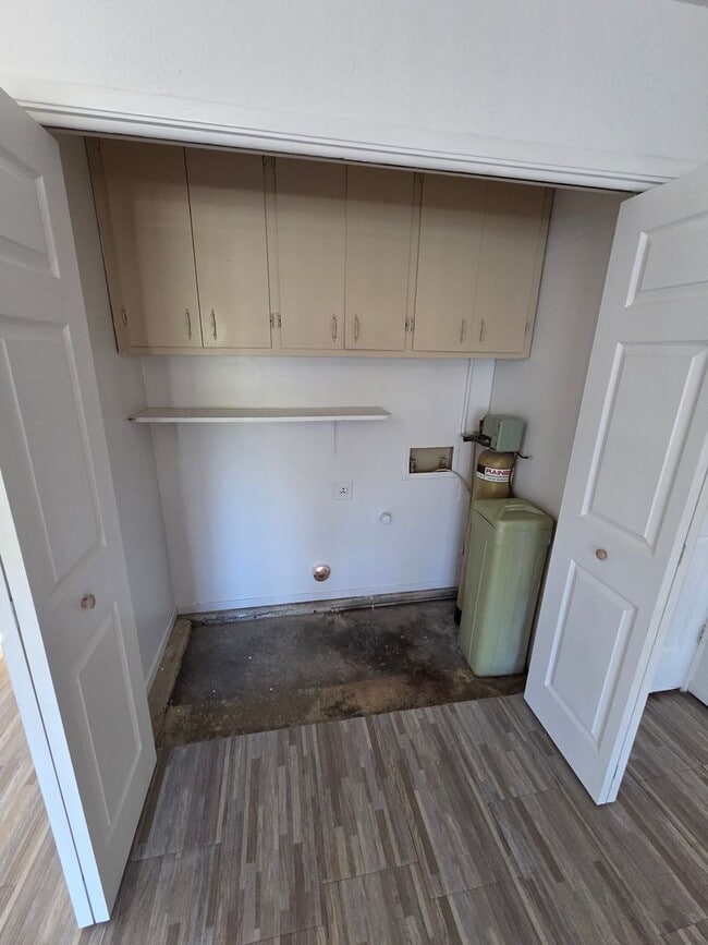 Foto del edificio - 1460 Linden Way