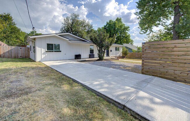 Foto del edificio - 5407 Manor Rd