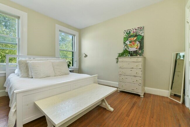 Foto del edificio - 1060 Beacon St