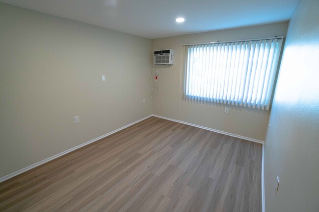 Foto del interior - 5405 Lindley Avenue