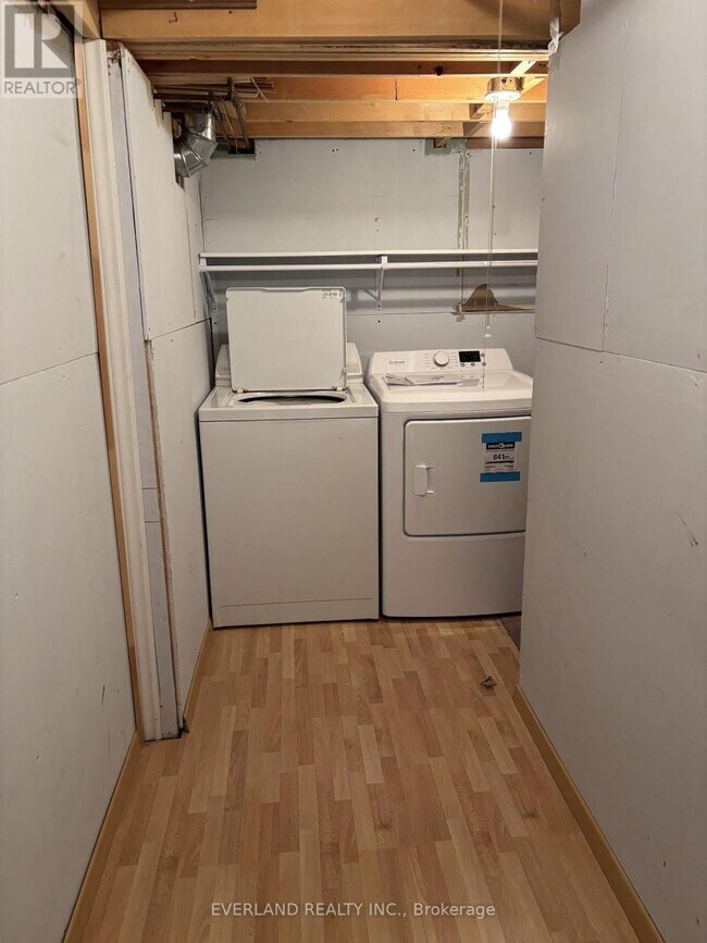 Building Photo - 49 Falling River Dr