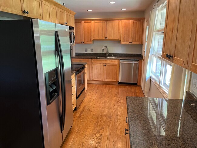 Foto del edificio - 619 Crieve Rd