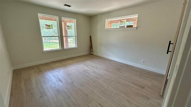 Foto del edificio - 15279 Ranch to Market Rd 150