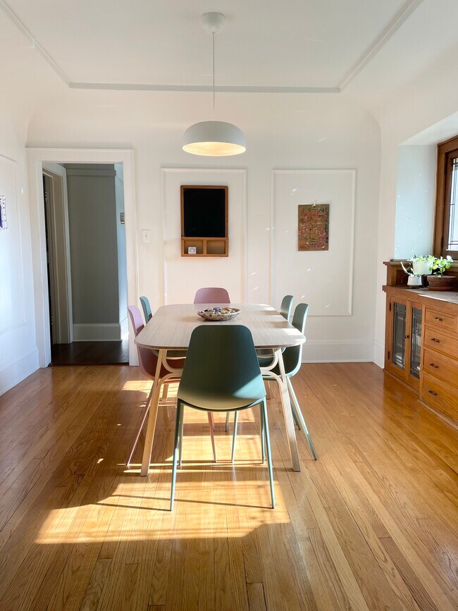 Foto del edificio - 5028 W Wells St
