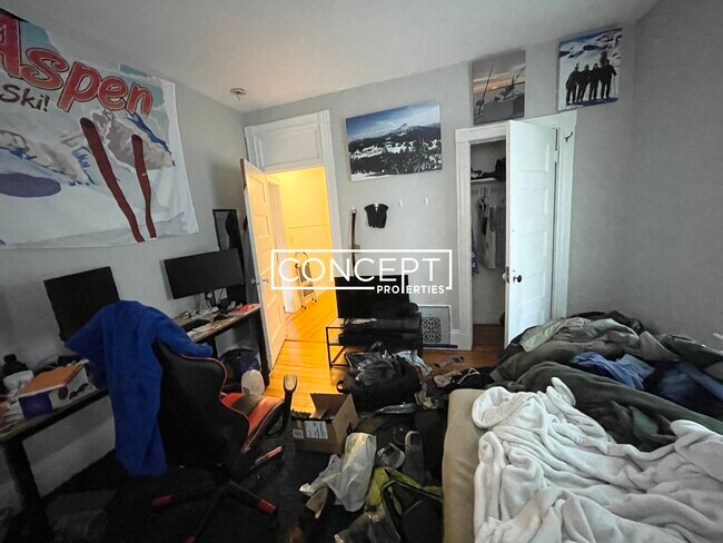 Building Photo - 65 Hillside St