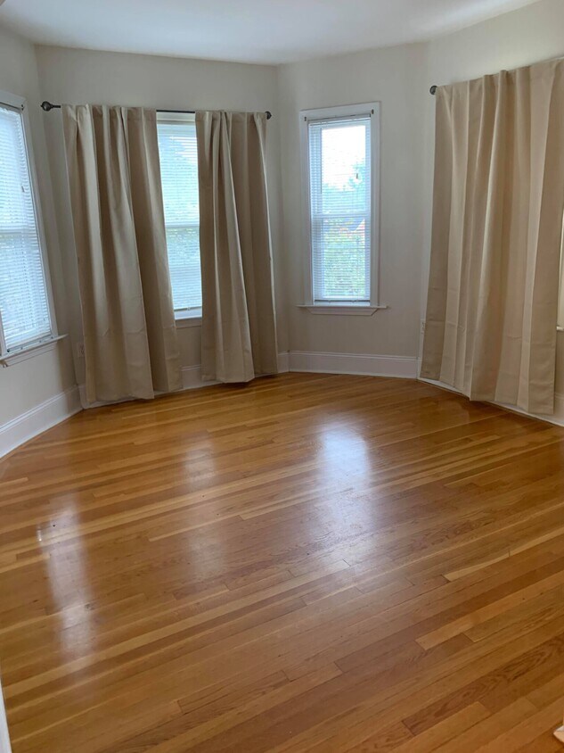 25 Aspinwall Ave Unit 4, Brookline, MA 02446 Condo for Rent in