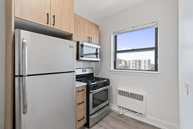 Foto del edificio - 6230 N Kenmore Ave
