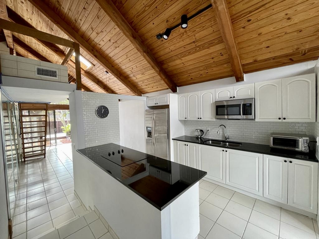 Foto principal - 459 N University Dr