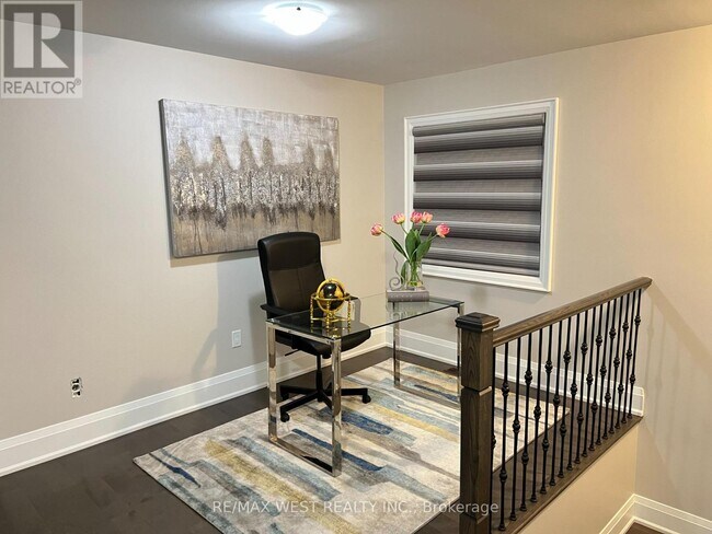 Photo du bâtiment - 132 Russell Creek Dr