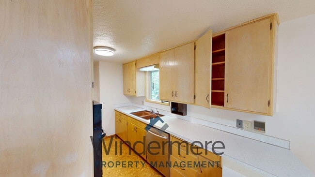 Building Photo - 203 Hope St