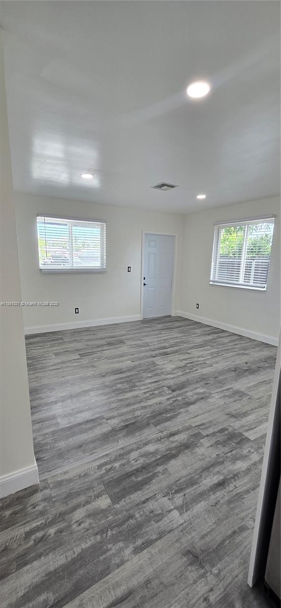 Foto del edificio - 9805 Marlin Rd