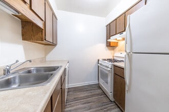 Building Photo - Woodlake