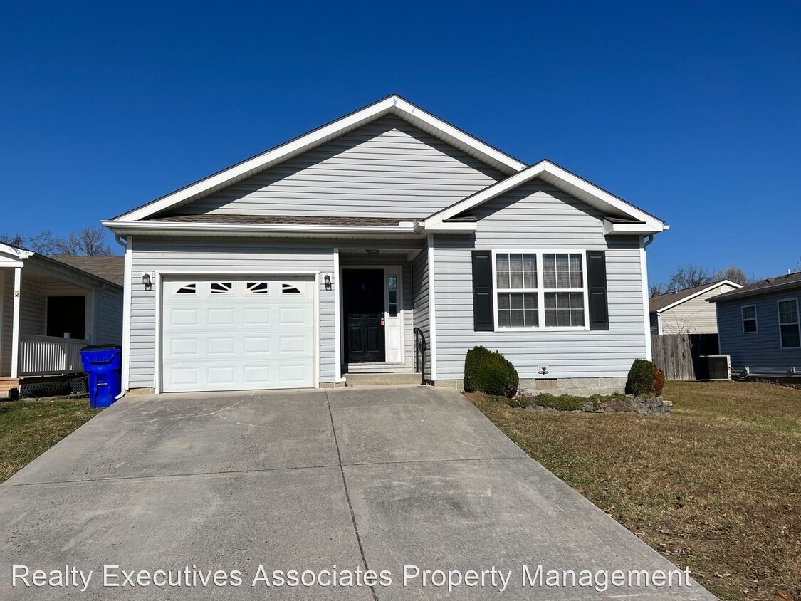3 br, 2 bath House 10609 Lone Star Way House Rental in Knoxville, TN