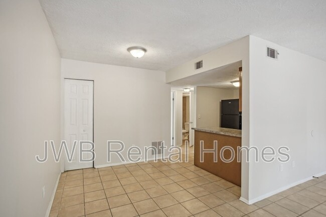 Building Photo - 851 Bert Rd