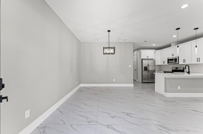 Building Photo - 9106 Everglade Dr