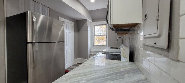 Photo - 1127 W Duncannon Ave Apartment