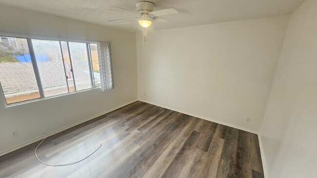 Foto del edificio - 866 W 126th St