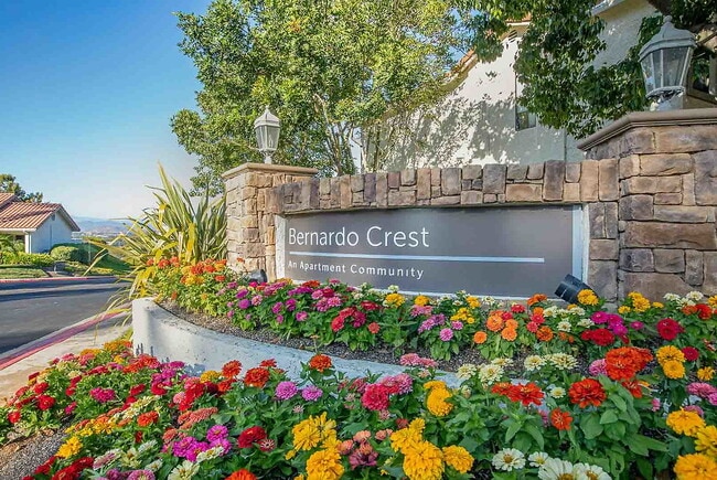Building Photo - Bernardo Crest