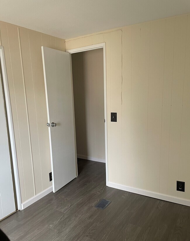 Foto del edificio - 201 E 5th St