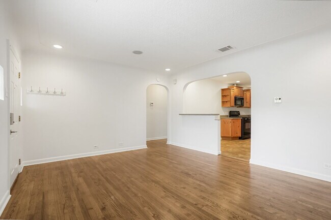 Building Photo - Two bedroom gem in the heart of Sloan's!