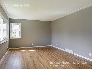 Building Photo - Nice 4 Bedroom Home! Finished Basement, AC...