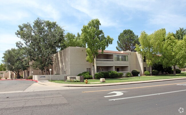 Foto del edificio - 5998 N 78th St
